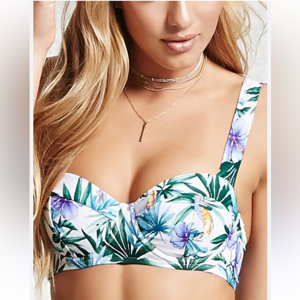 Forever 21 NWT white and blue tropical swim suit bikini top size large NWT